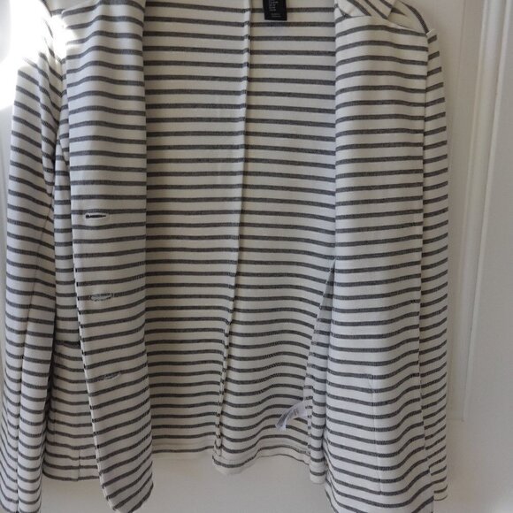 Tahari  white with black stripes knit jacket/ blazer size M, two front pockets - Picture 6 of 9